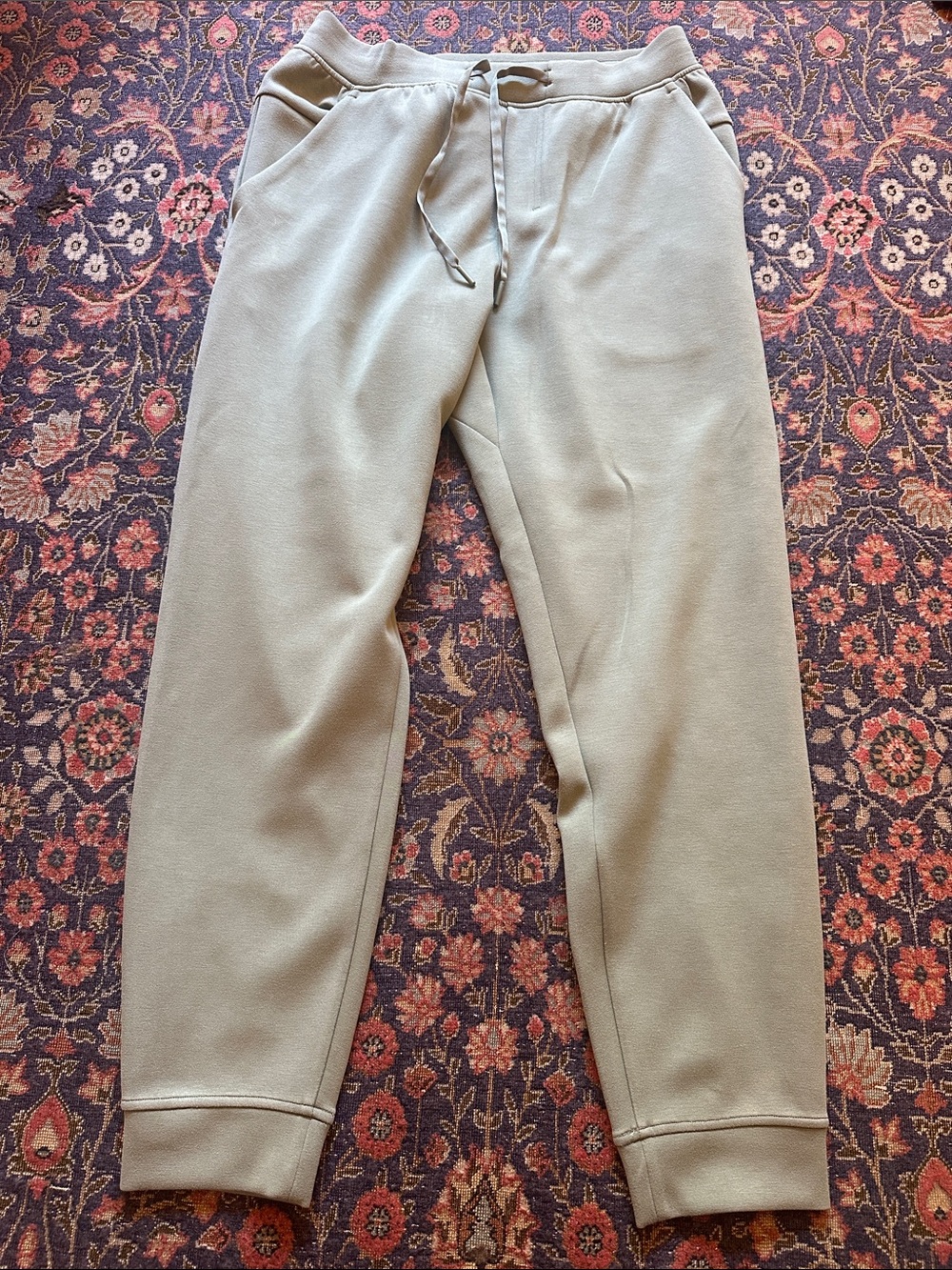 Lululemon Men’s Smooth Space Joggers in Willow (Light Green)